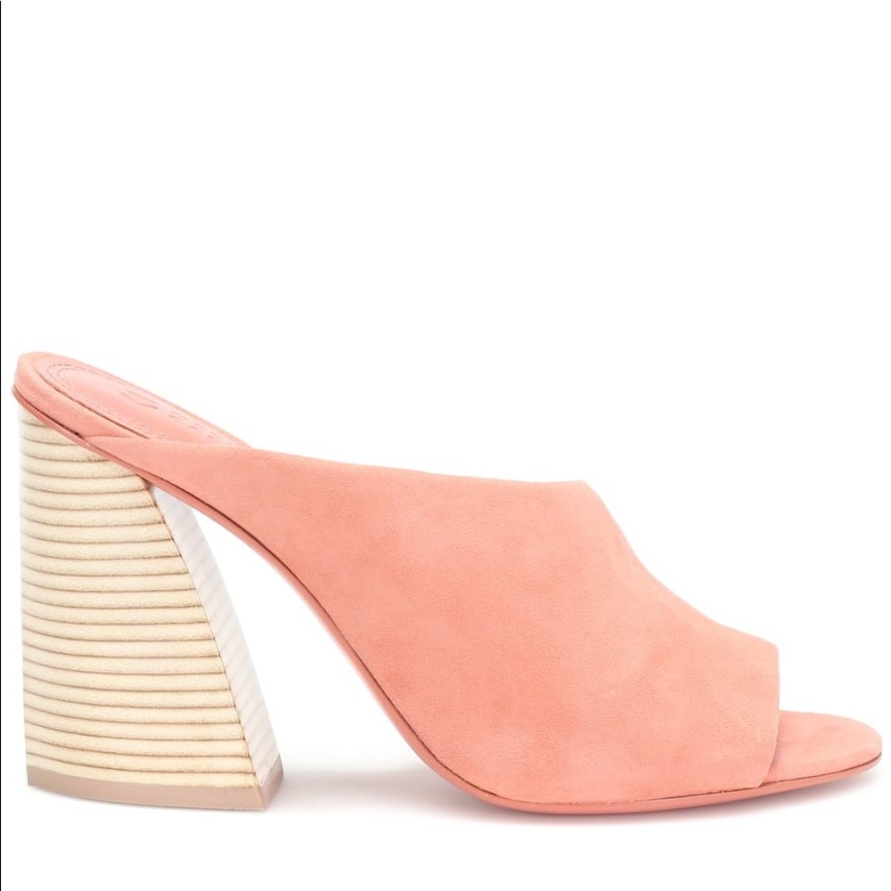 Mercedes Castillo mules